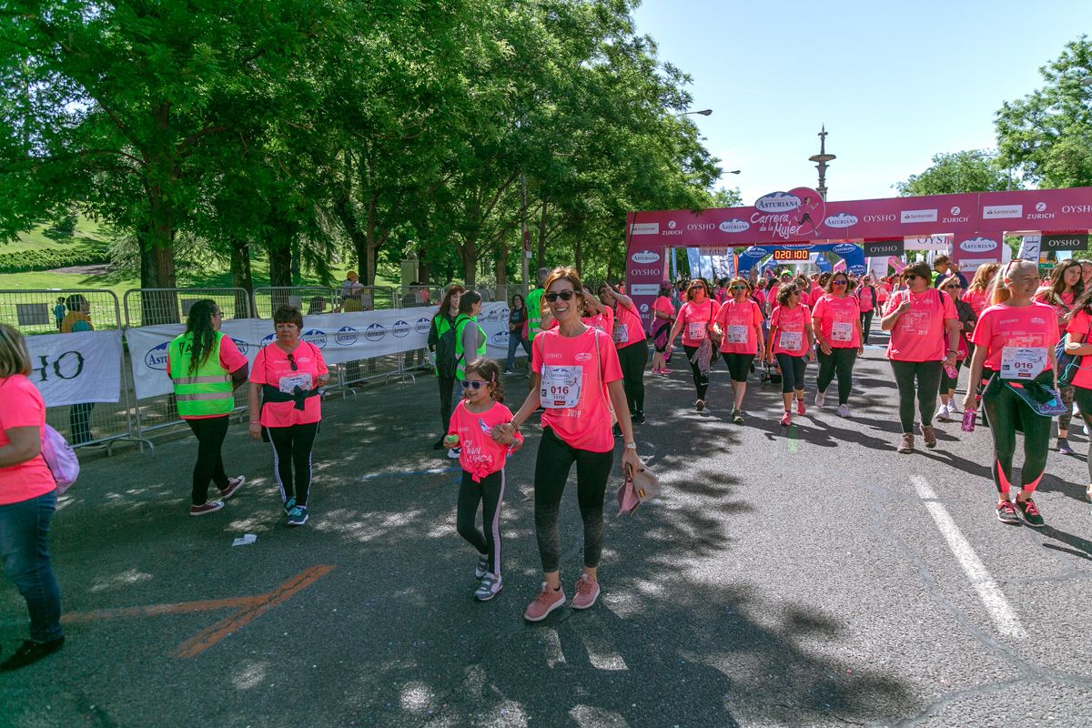 Carrera de la Mujer de Madrid - META, ARCO DERECHO (de 2:02:34 a 2:04:37)