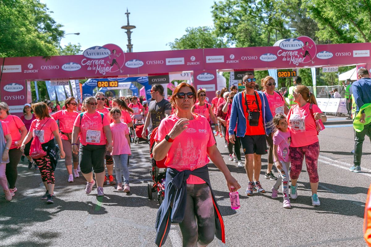 Carrera de la Mujer de Madrid - META, ARCO DERECHO (de 2:02:34 a 2:04:37)