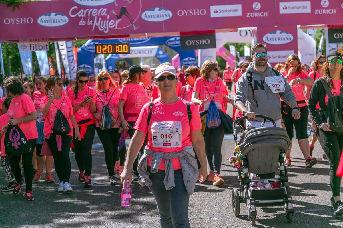 Carrera de la Mujer de Madrid - META, ARCO DERECHO (de 2:02:34 a 2:04:37)