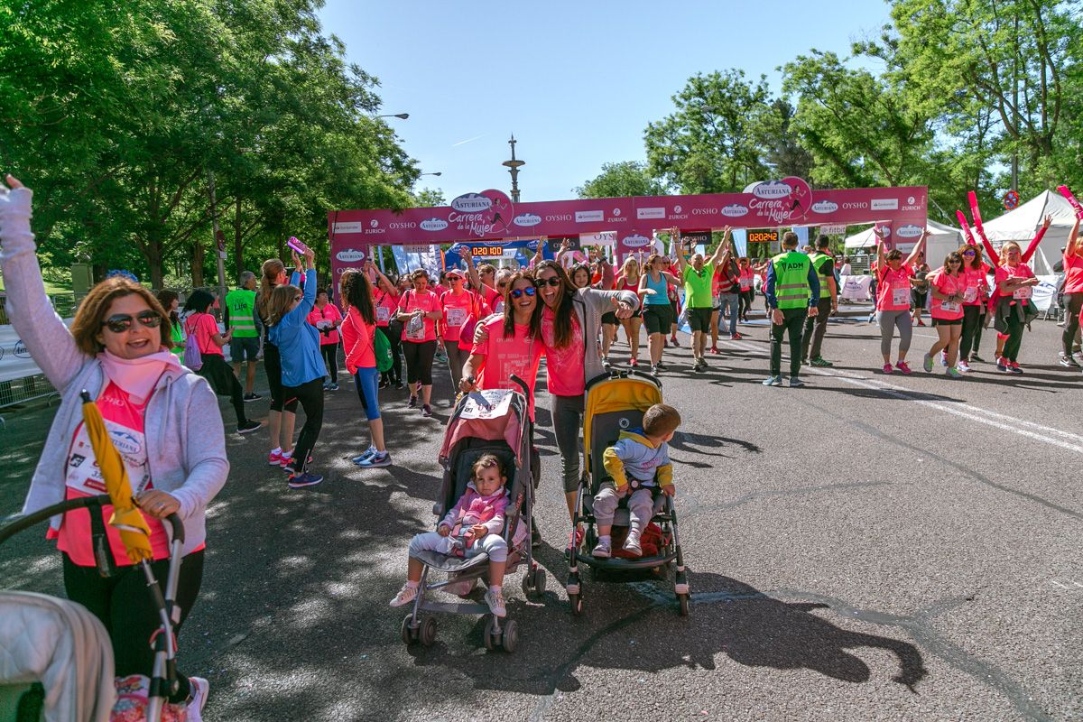 Carrera de la Mujer de Madrid - META, ARCO DERECHO (de 2:02:34 a 2:04:37)