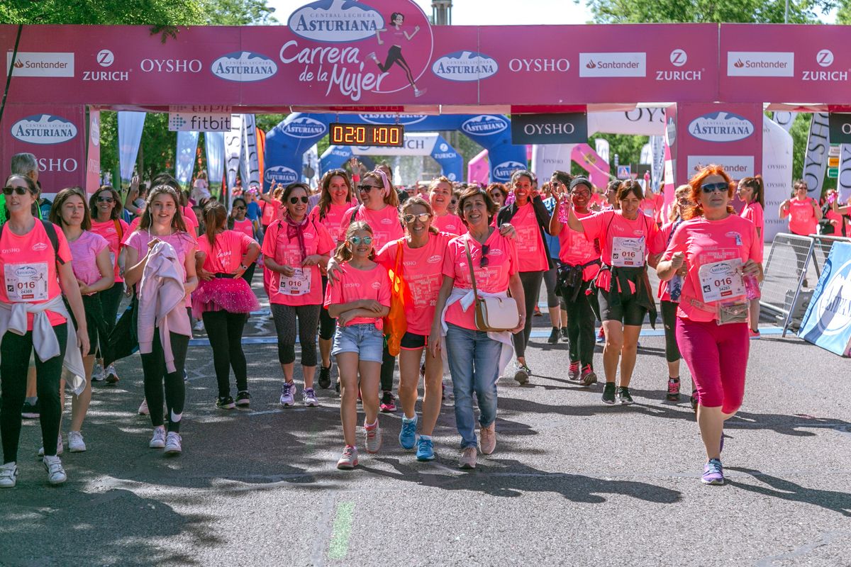 Carrera de la Mujer de Madrid - META, ARCO DERECHO (de 2:02:34 a 2:04:37)