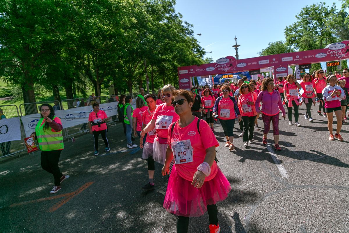 Carrera de la Mujer de Madrid - META, ARCO DERECHO (de 2:02:34 a 2:04:37)
