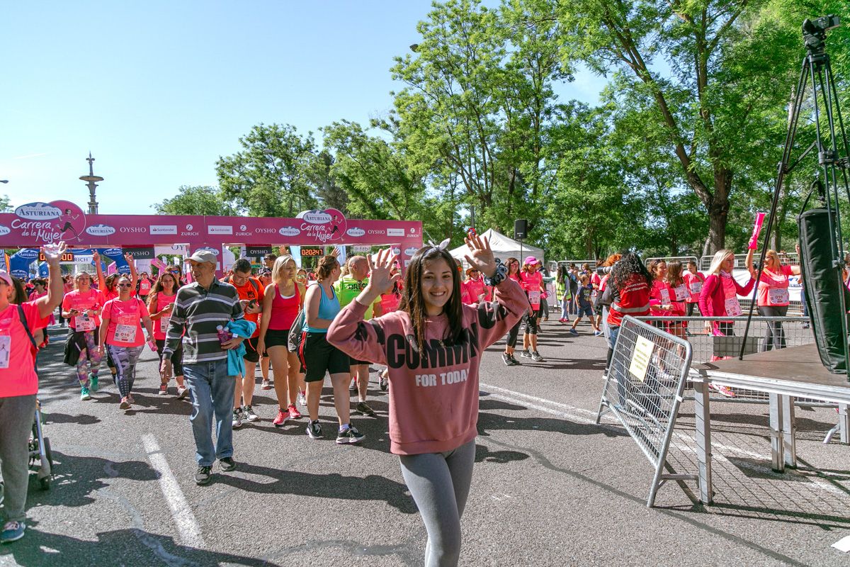 Carrera de la Mujer de Madrid - META, ARCO DERECHO (de 2:02:34 a 2:04:37)