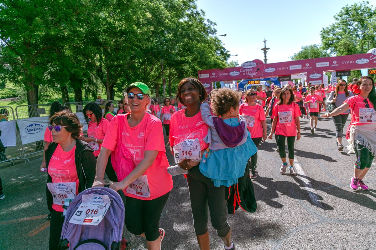 Carrera de la Mujer de Madrid - META, ARCO DERECHO (de 2:02:34 a 2:04:37)