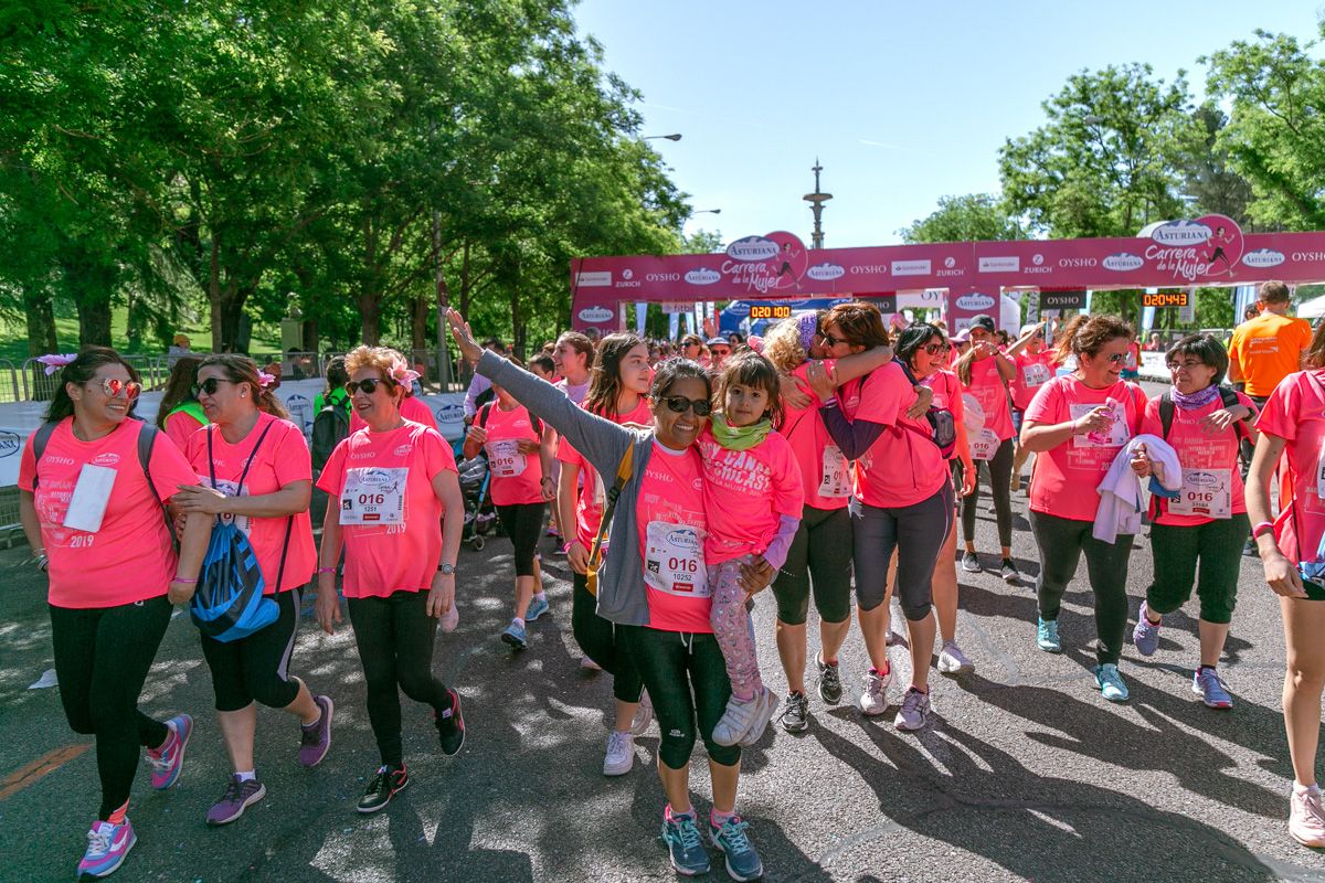 Carrera de la Mujer de Madrid - META, ARCO DERECHO (de 2:04:39 a 2:06:13)
