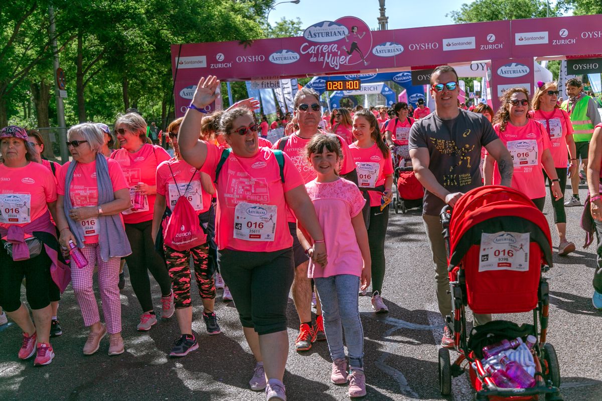 Carrera de la Mujer de Madrid - META, ARCO DERECHO (de 2:02:34 a 2:04:37)