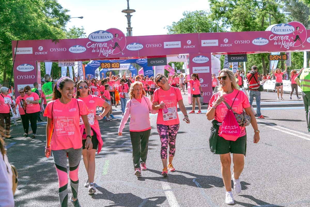 Carrera de la Mujer de Madrid - META, ARCO DERECHO (de 2:02:34 a 2:04:37)