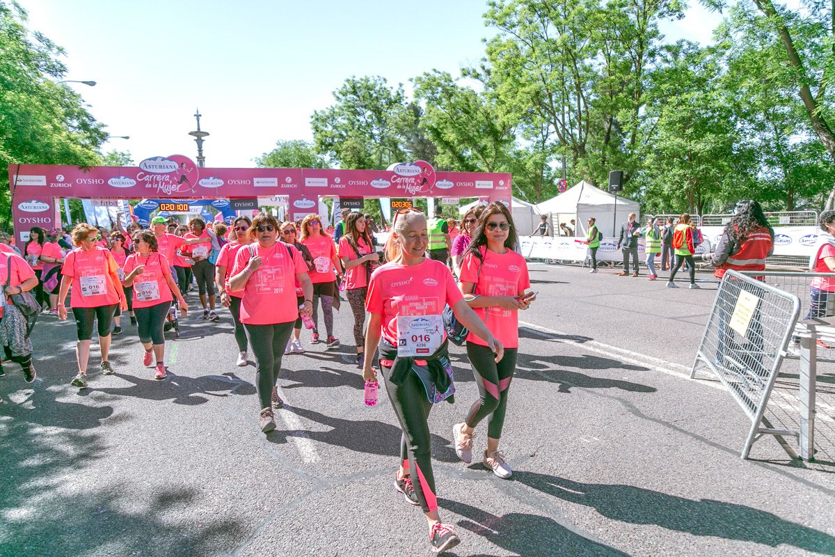 Carrera de la Mujer de Madrid - META, ARCO DERECHO (de 2:02:34 a 2:04:37)