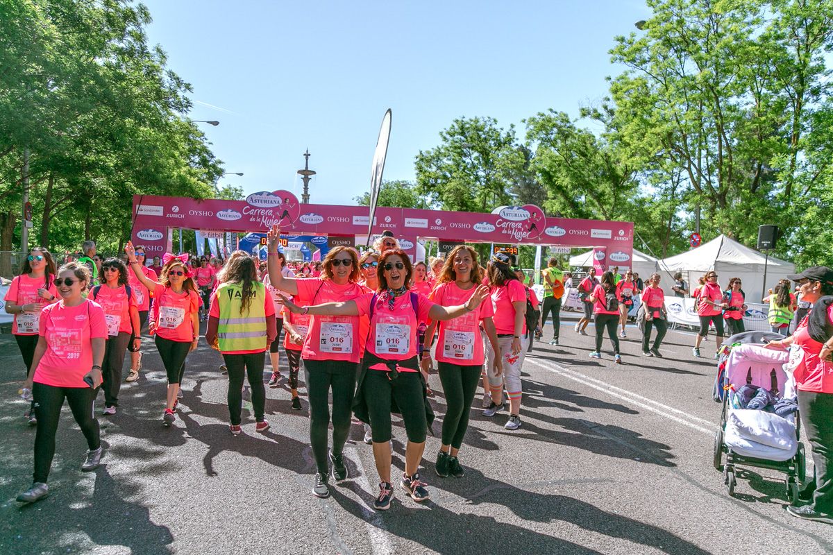 Carrera de la Mujer de Madrid - META, ARCO DERECHO (de 2:04:39 a 2:06:13)