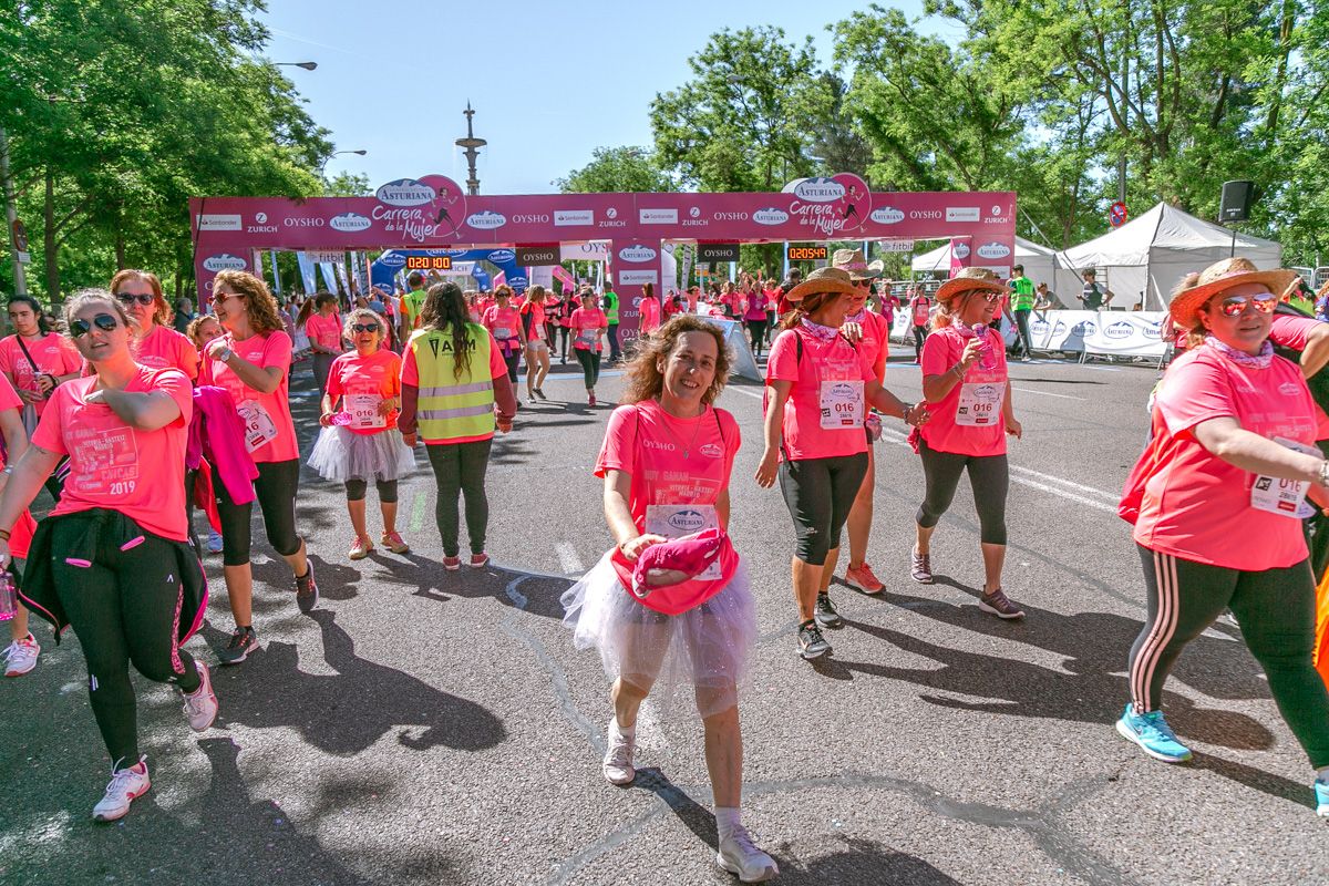 Carrera de la Mujer de Madrid - META, ARCO DERECHO (de 2:04:39 a 2:06:13)