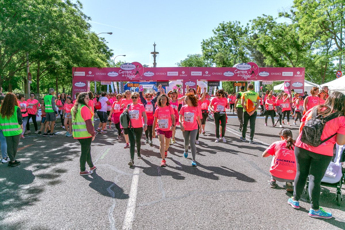 Carrera de la Mujer de Madrid - META, ARCO DERECHO (de 2:04:39 a 2:06:13)