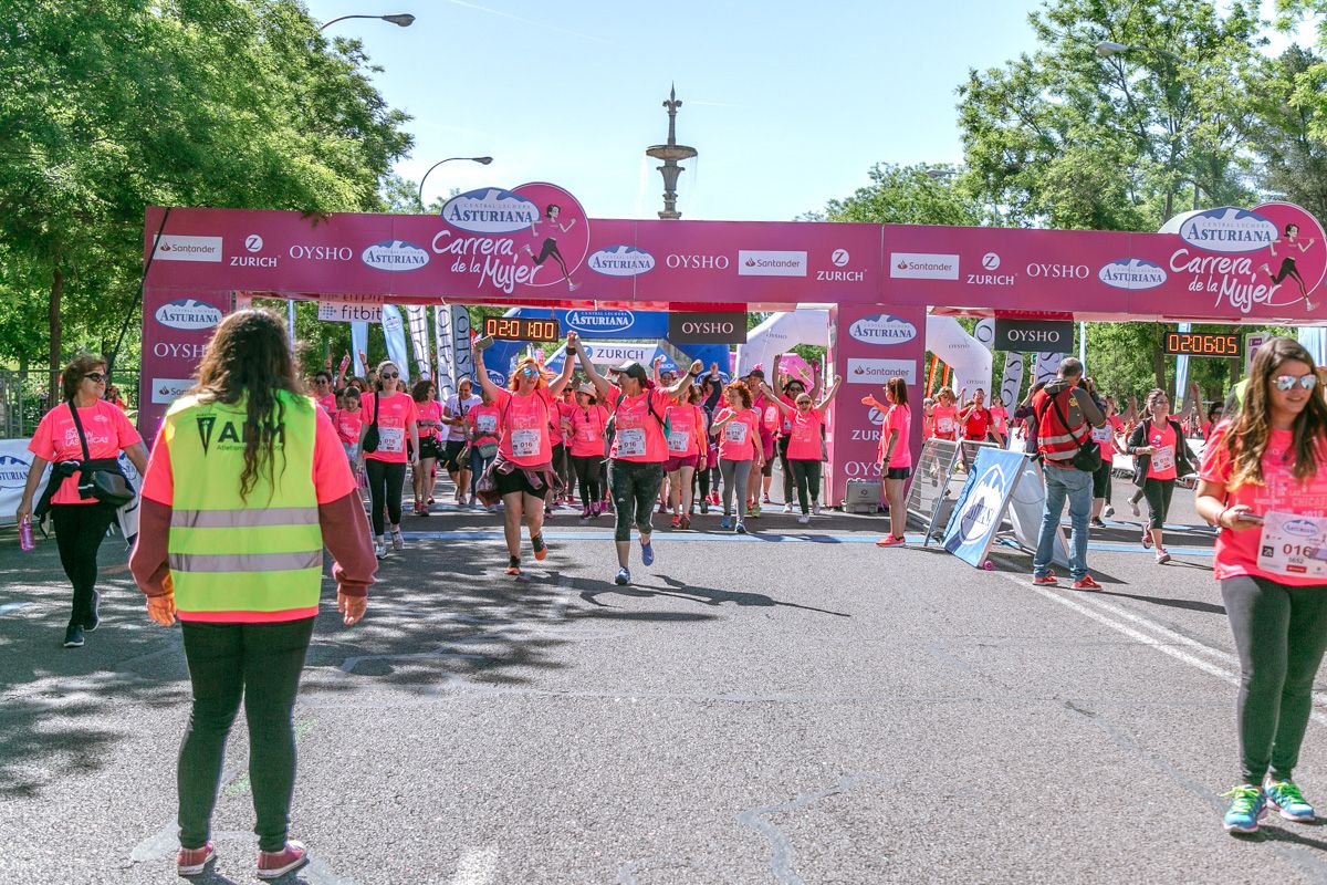Carrera de la Mujer de Madrid - META, ARCO DERECHO (de 2:04:39 a 2:06:13)