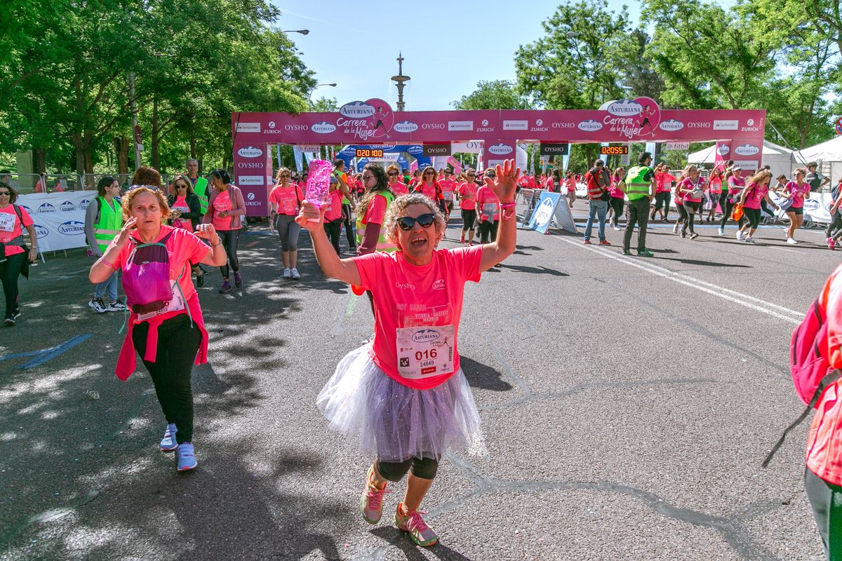Carrera de la Mujer de Madrid - META, ARCO DERECHO (de 2:04:39 a 2:06:13)