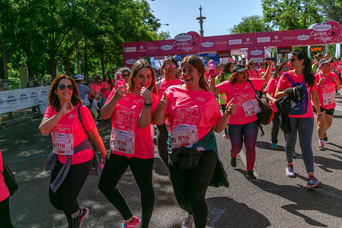 Carrera de la Mujer de Madrid - META, ARCO DERECHO (de 2:09:11 a 2:10:49)