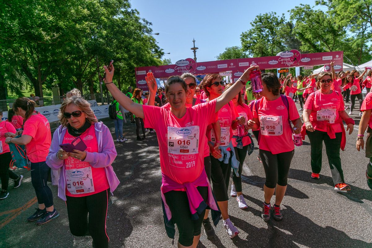 Carrera de la Mujer de Madrid - META, ARCO DERECHO (de 2:09:11 a 2:10:49)