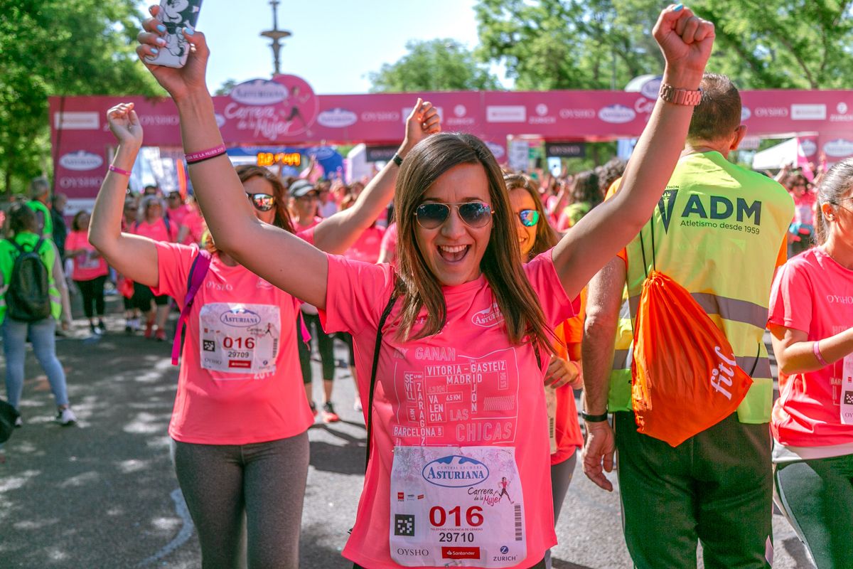 Carrera de la Mujer de Madrid - META, ARCO DERECHO (de 2:09:11 a 2:10:49)