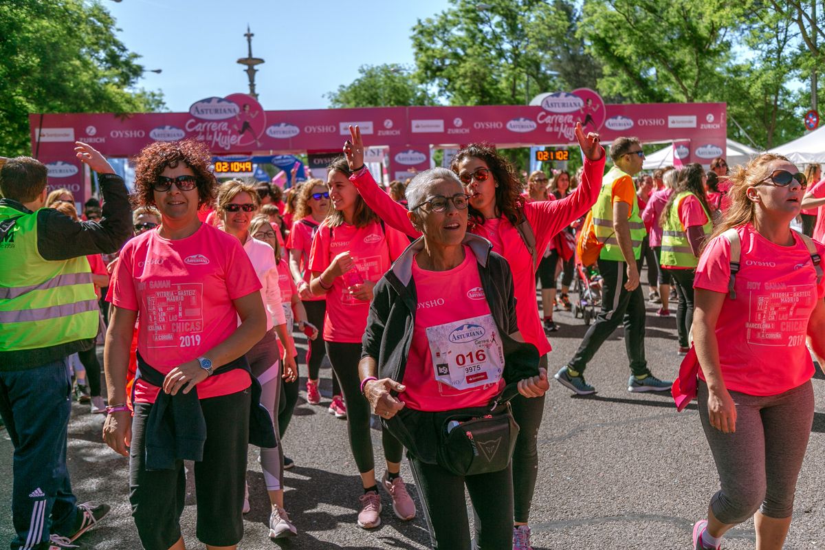 Carrera de la Mujer de Madrid - META, ARCO DERECHO (de 2:09:11 a 2:10:49)
