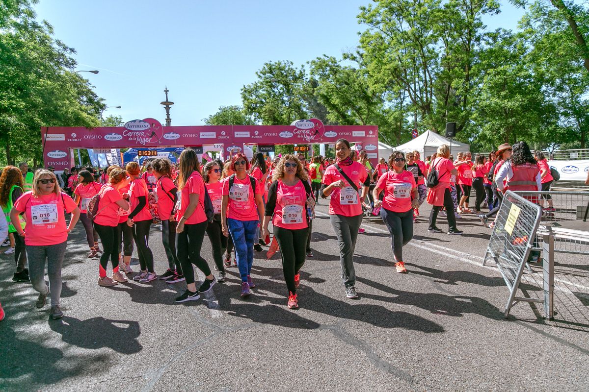 Carrera de la Mujer de Madrid - META, ARCO DERECHO (de 2:09:11 a 2:10:49)