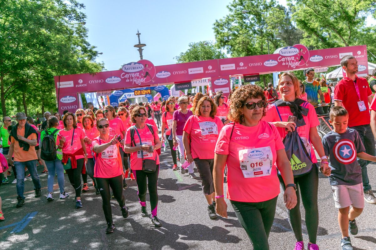 Carrera de la Mujer de Madrid - META, ARCO DERECHO (de 2:10:50 a 2:12:20)
