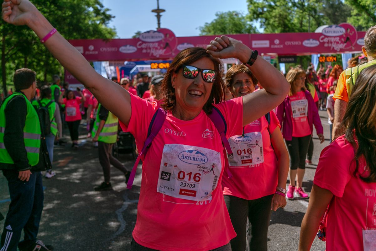 Carrera de la Mujer de Madrid - META, ARCO DERECHO (de 2:09:11 a 2:10:49)