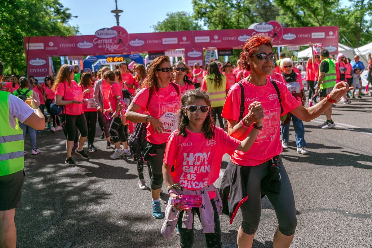 Carrera de la Mujer de Madrid - META, ARCO DERECHO (de 2:10:50 a 2:12:20)