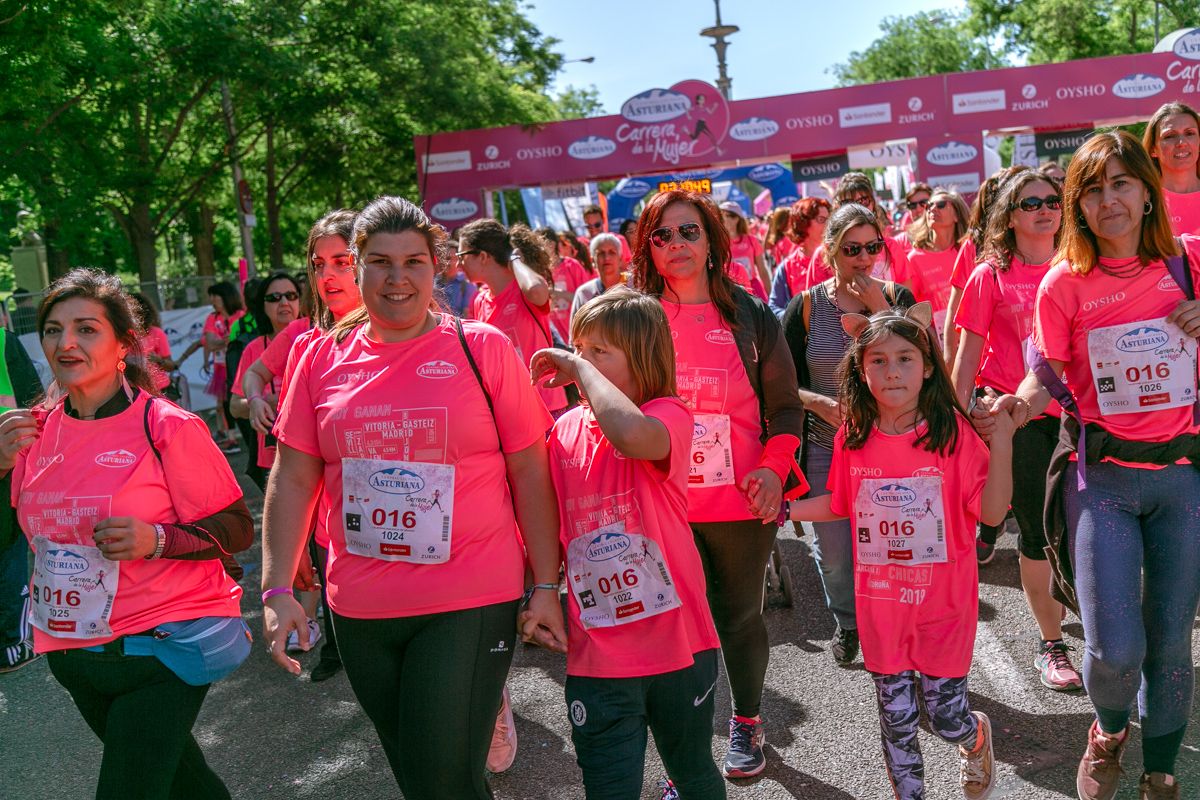 Carrera de la Mujer de Madrid - META, ARCO DERECHO (de 2:09:11 a 2:10:49)