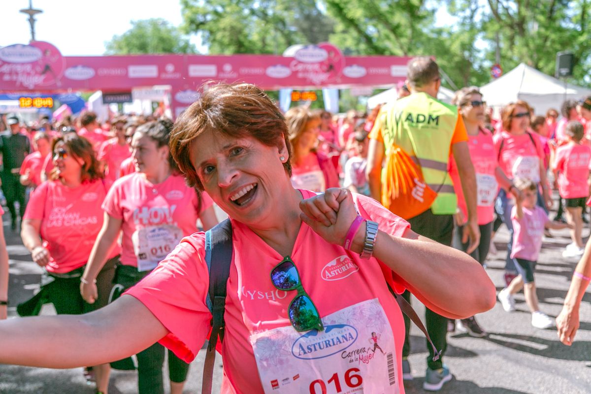 Carrera de la Mujer de Madrid - META, ARCO DERECHO (de 2:09:11 a 2:10:49)