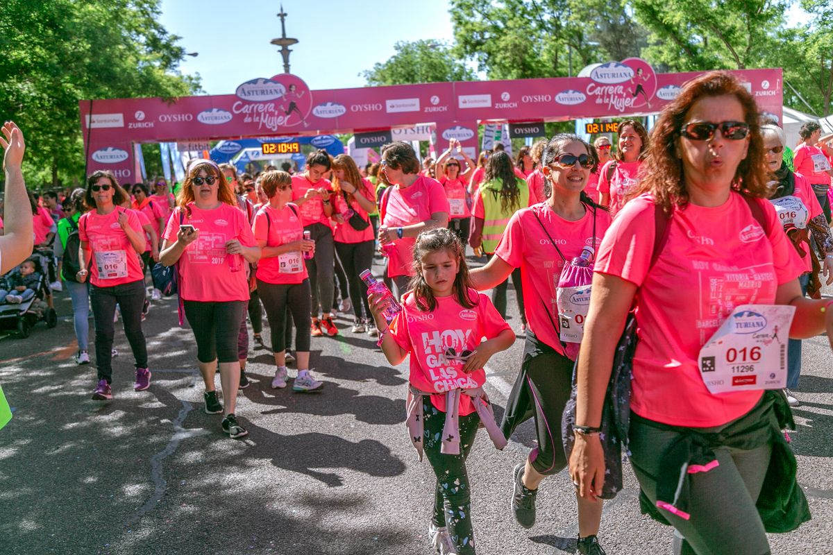 Carrera de la Mujer de Madrid - META, ARCO DERECHO (de 2:10:50 a 2:12:20)