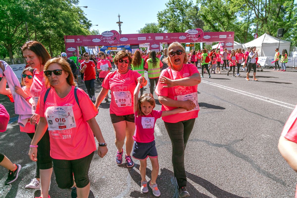 Carrera de la Mujer de Madrid - META, ARCO DERECHO (de 2:12:22 a 2:14:54)