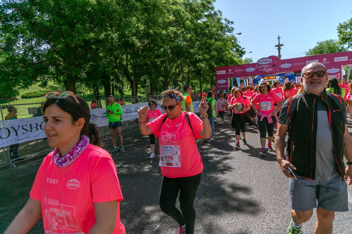 Carrera de la Mujer de Madrid - META, ARCO DERECHO (de 2:12:22 a 2:14:54)