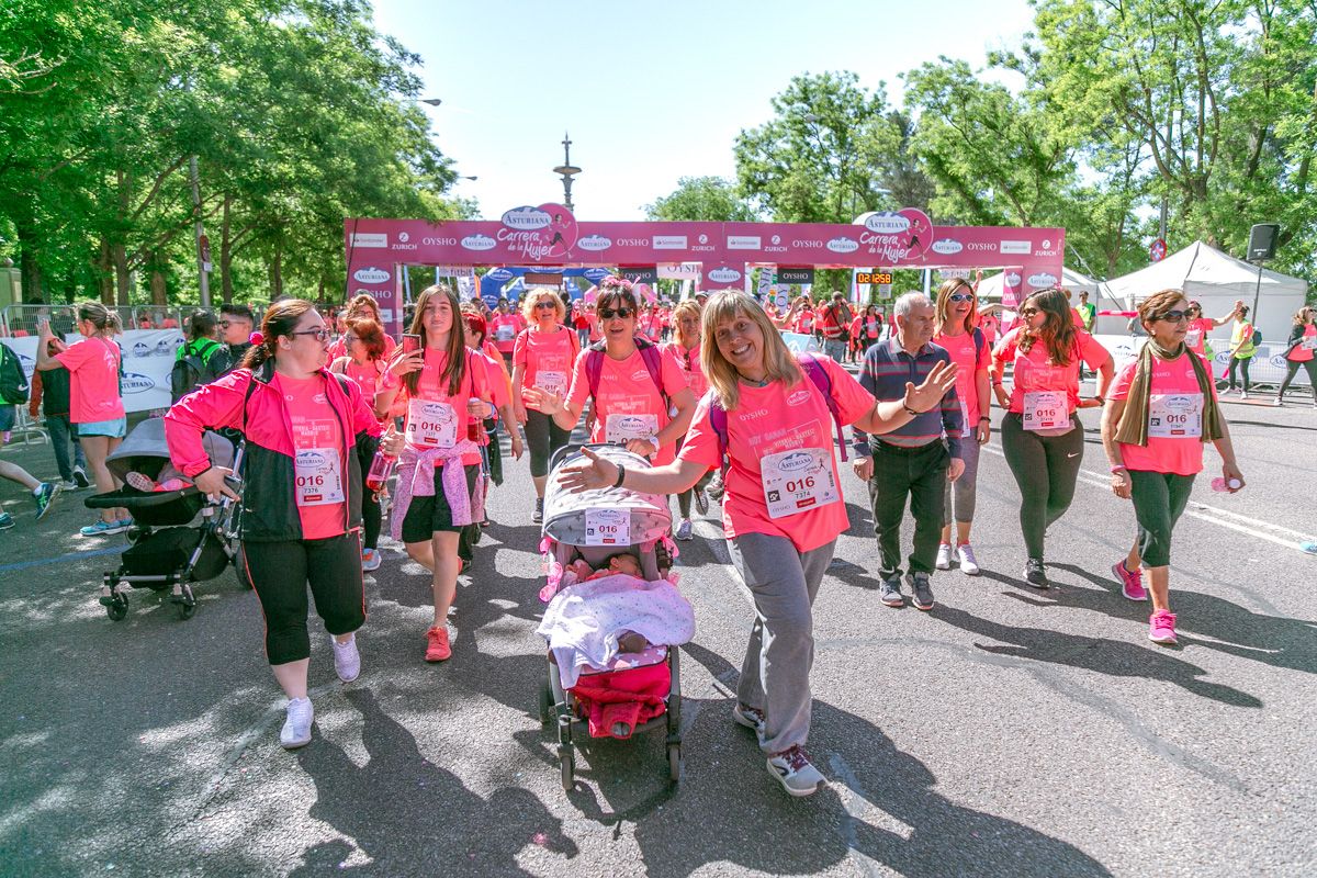 Carrera de la Mujer de Madrid - META, ARCO DERECHO (de 2:10:50 a 2:12:20)