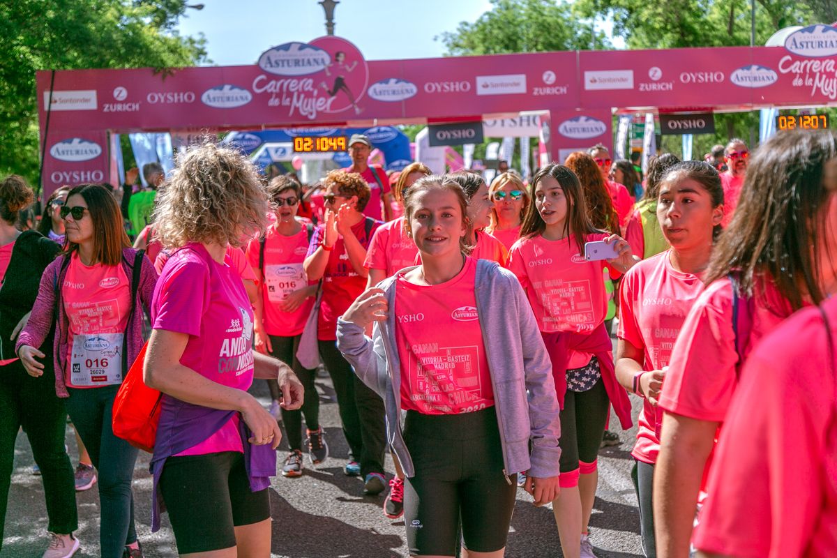 Carrera de la Mujer de Madrid - META, ARCO DERECHO (de 2:10:50 a 2:12:20)