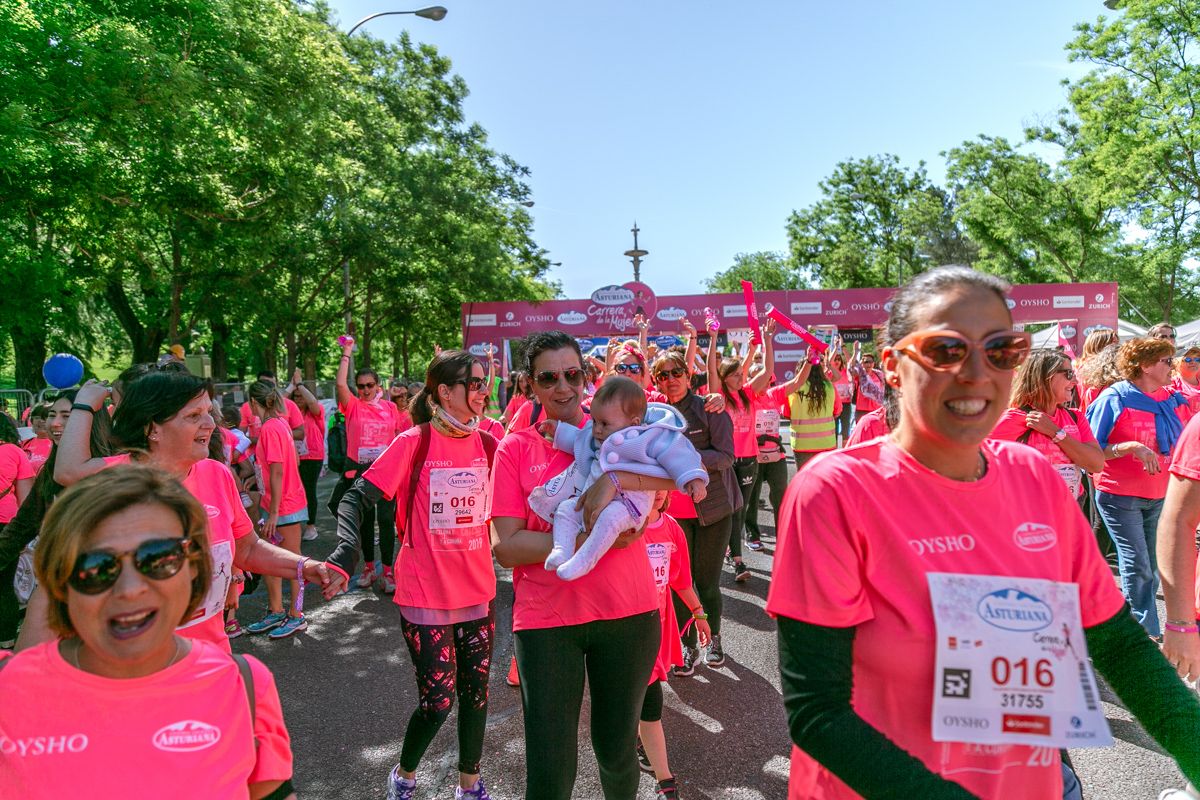 Carrera de la Mujer de Madrid - META, ARCO DERECHO (de 2:10:50 a 2:12:20)