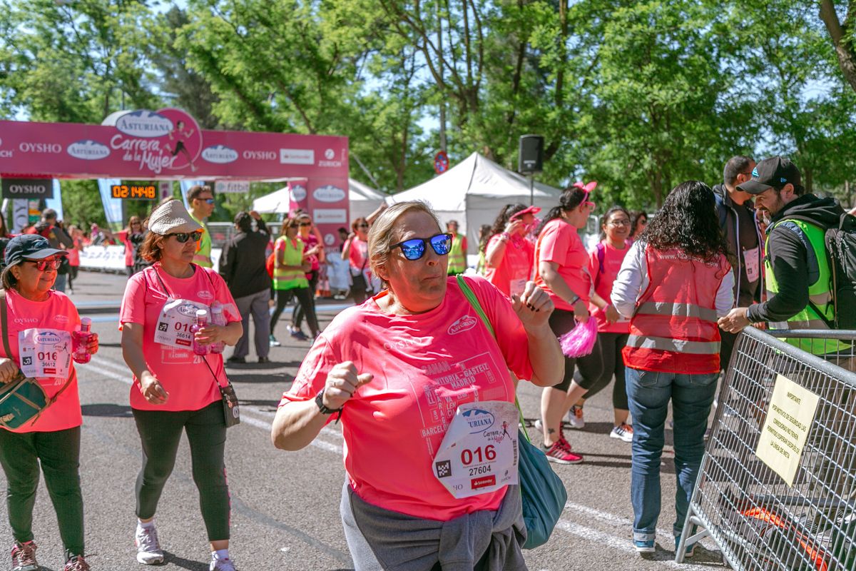 Carrera de la Mujer de Madrid - META, ARCO DERECHO (de 2:12:22 a 2:14:54)