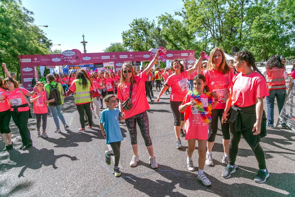 Carrera de la Mujer de Madrid - META, ARCO DERECHO (de 2:12:22 a 2:14:54)