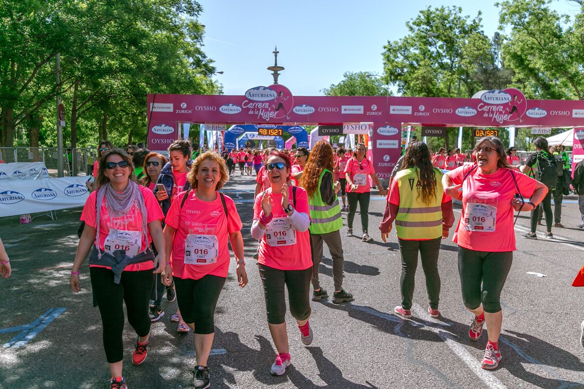 Carrera de la Mujer de Madrid - META, ARCO DERECHO (de 2:15:08 a 2:17:49)