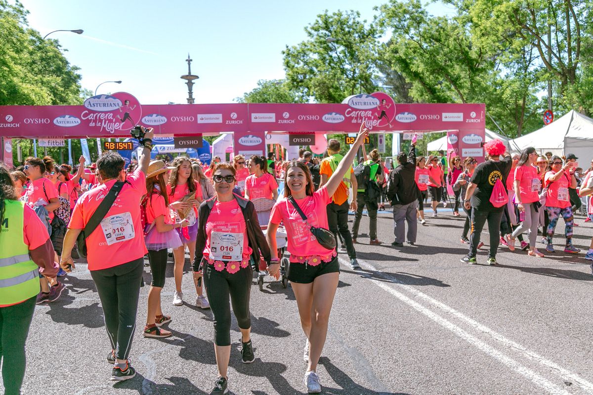 Carrera de la Mujer de Madrid - META, ARCO DERECHO (de 2:15:08 a 2:17:49)