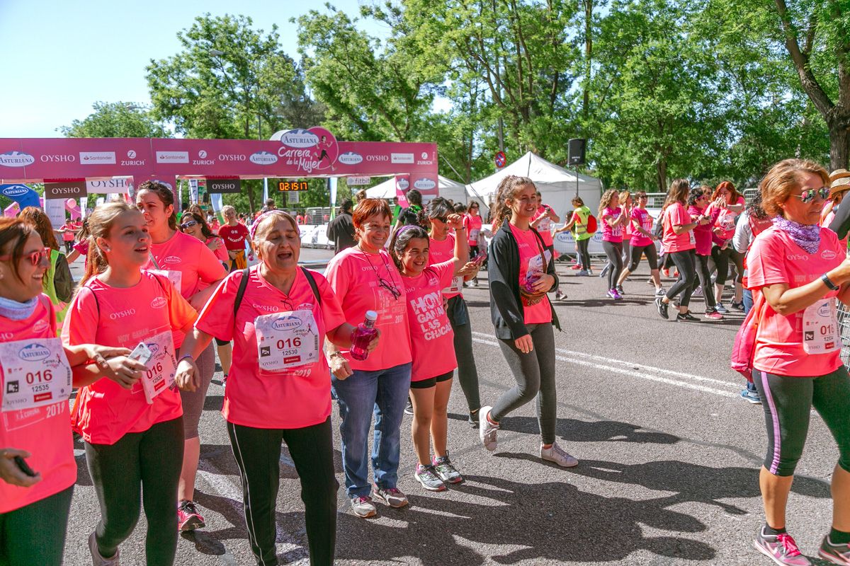 Carrera de la Mujer de Madrid - META, ARCO DERECHO (de 2:15:08 a 2:17:49)