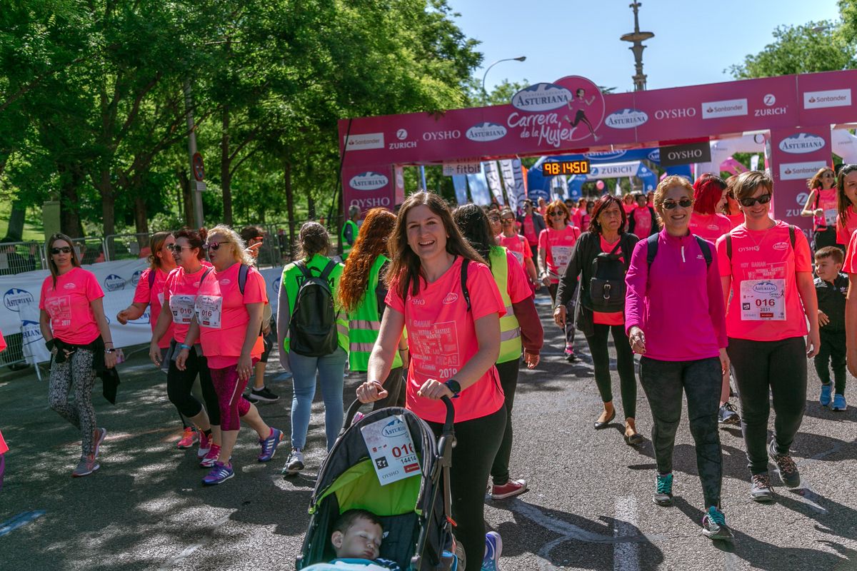 Carrera de la Mujer de Madrid - META, ARCO DERECHO (de 2:12:22 a 2:14:54)