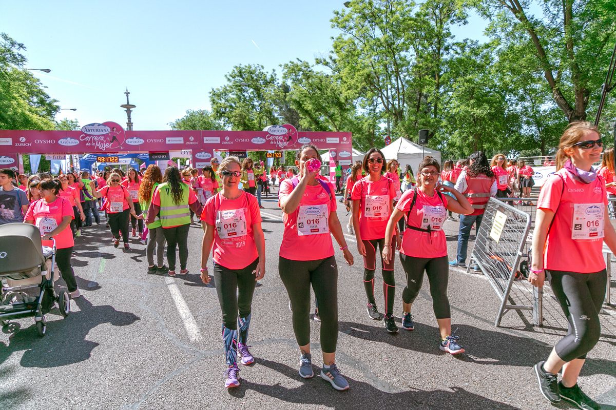 Carrera de la Mujer de Madrid - META, ARCO DERECHO (de 2:15:08 a 2:17:49)