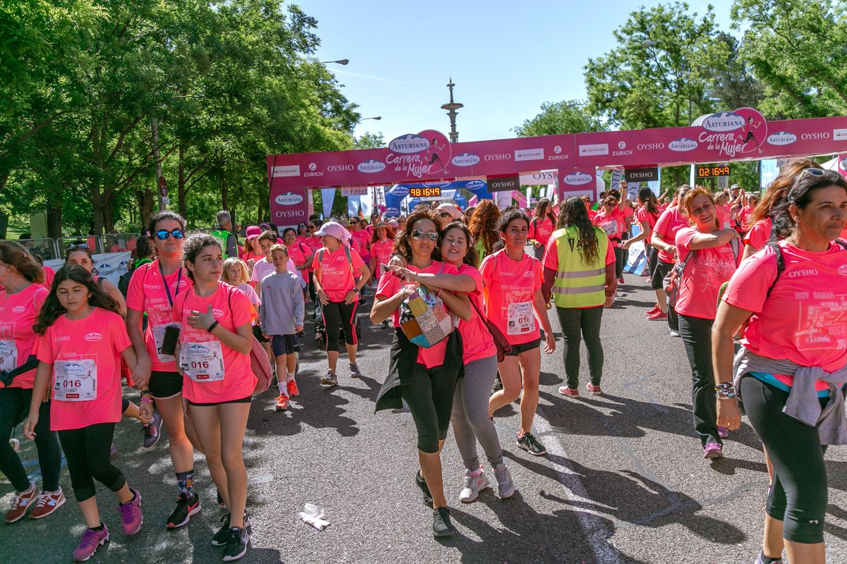Carrera de la Mujer de Madrid - META, ARCO DERECHO (de 2:15:08 a 2:17:49)