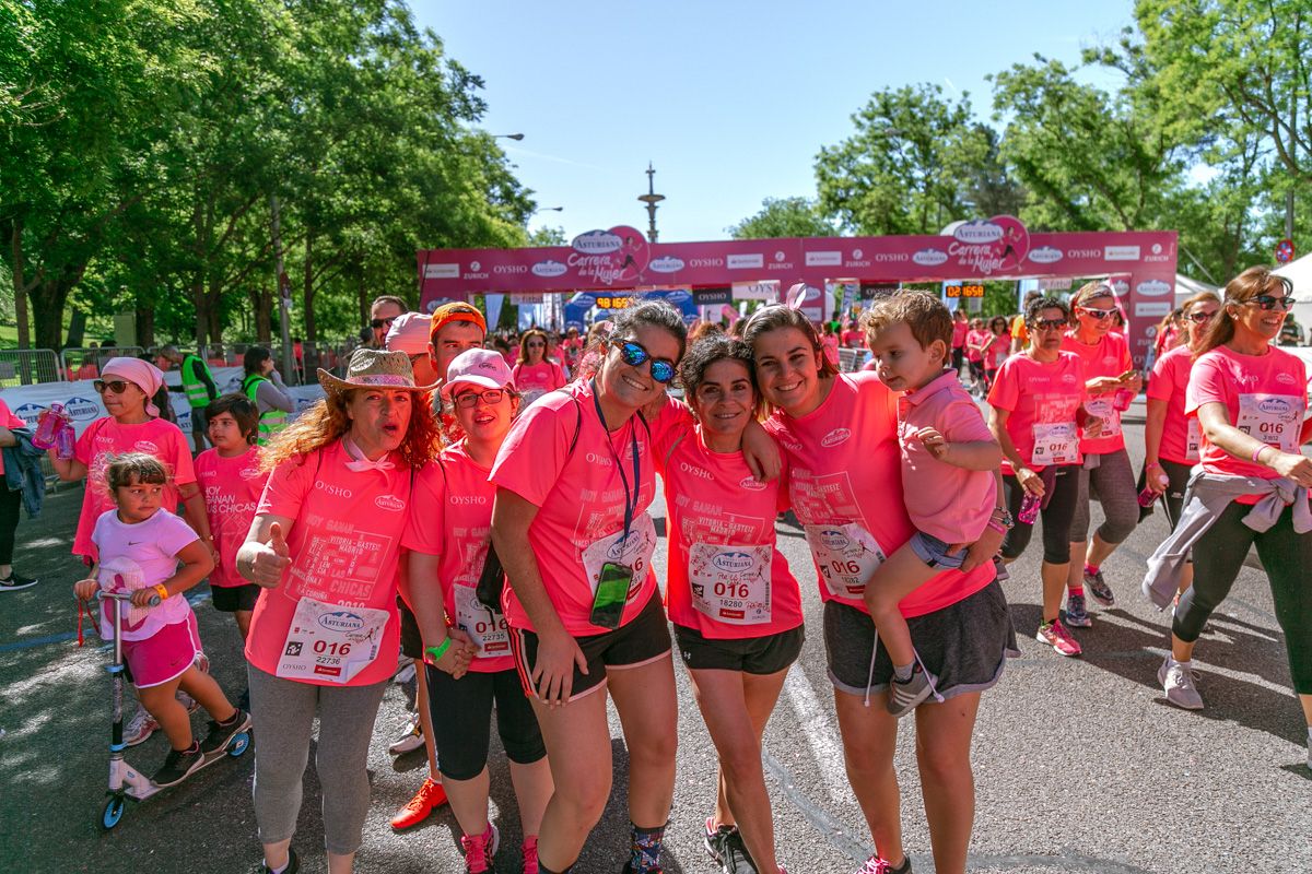 Carrera de la Mujer de Madrid - META, ARCO DERECHO (de 2:15:08 a 2:17:49)
