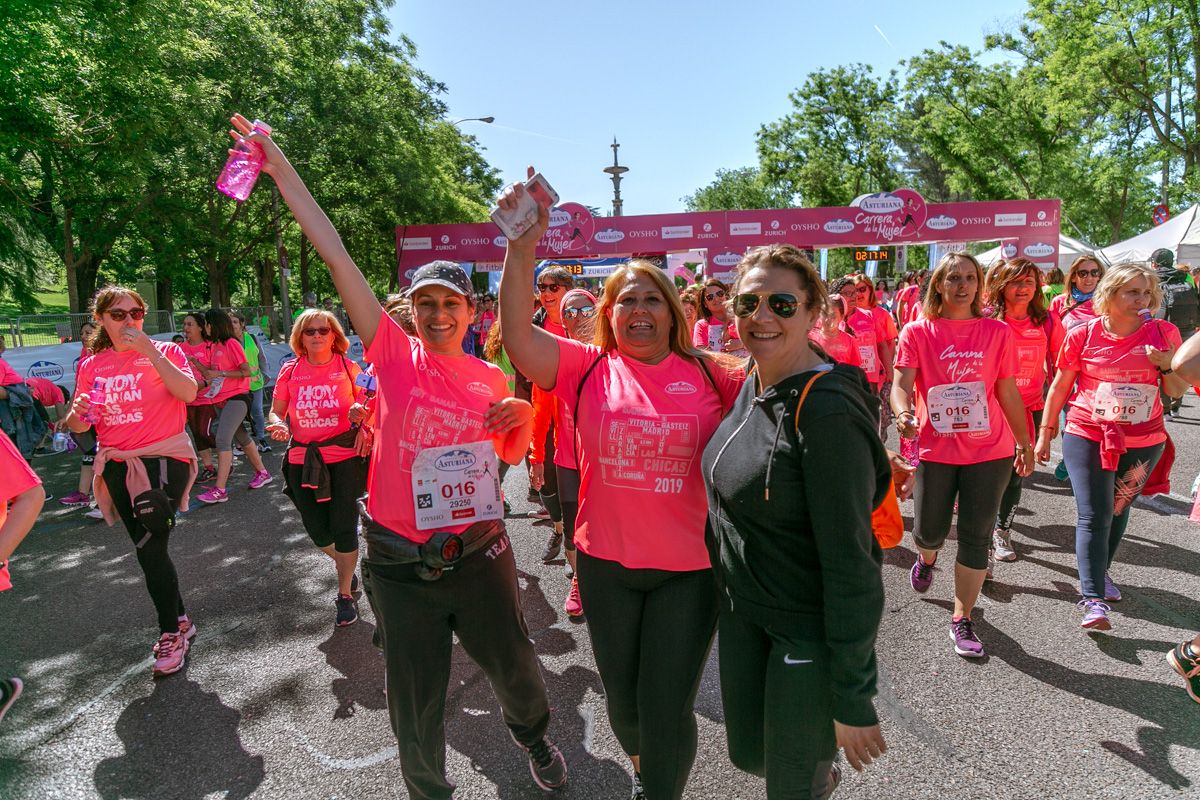 Carrera de la Mujer de Madrid - META, ARCO DERECHO (de 2:15:08 a 2:17:49)