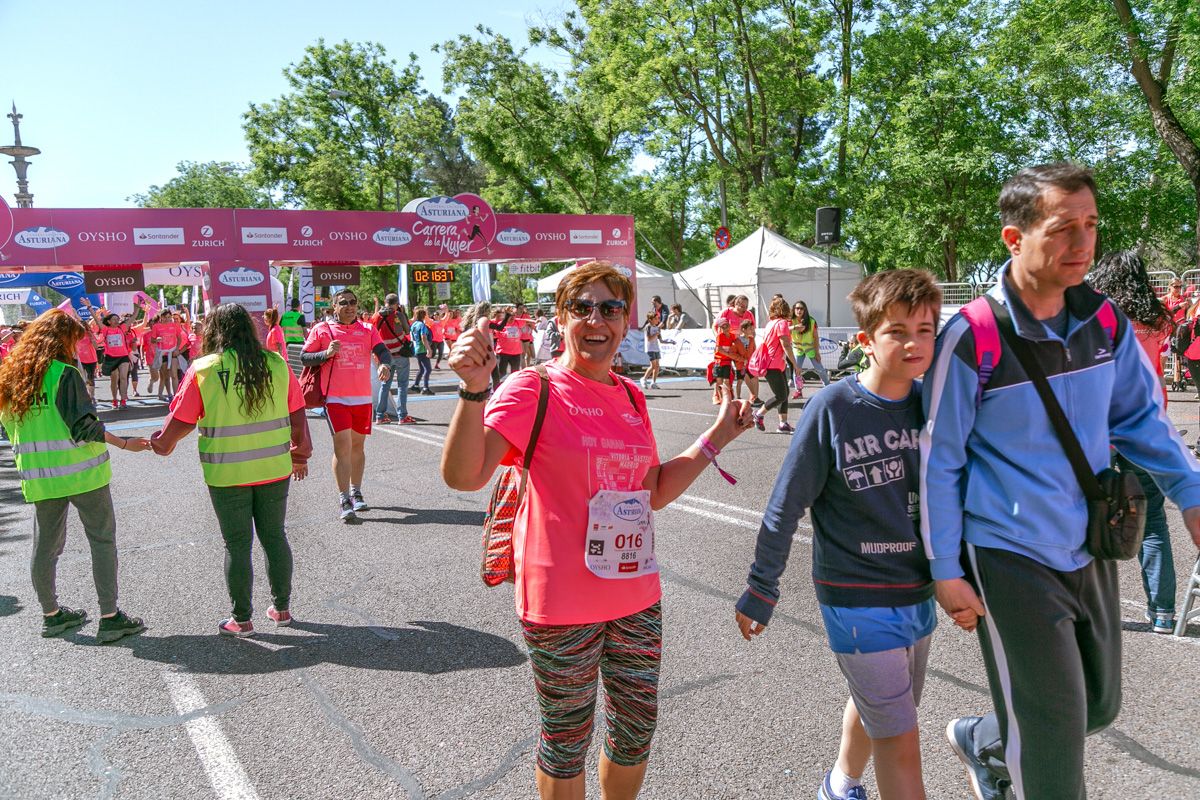 Carrera de la Mujer de Madrid - META, ARCO DERECHO (de 2:15:08 a 2:17:49)