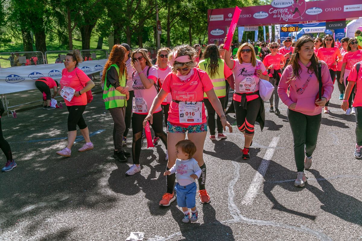 Carrera de la Mujer de Madrid - META, ARCO DERECHO (de 2:17:52 a 2:20:31)