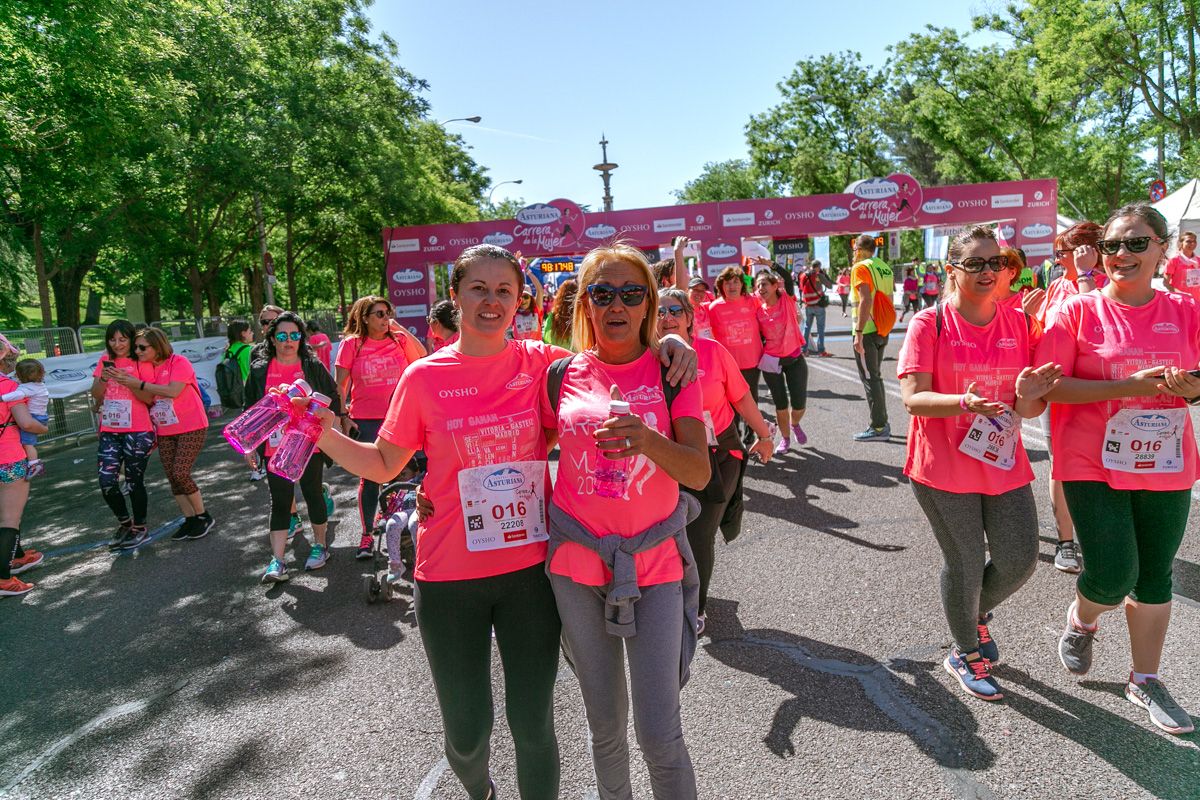 Carrera de la Mujer de Madrid - META, ARCO DERECHO (de 2:15:08 a 2:17:49)