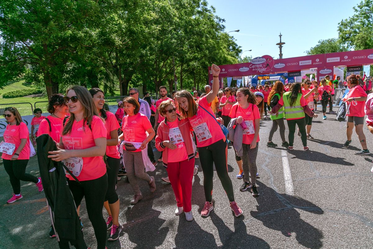 Carrera de la Mujer de Madrid - META, ARCO DERECHO (de 2:15:08 a 2:17:49)
