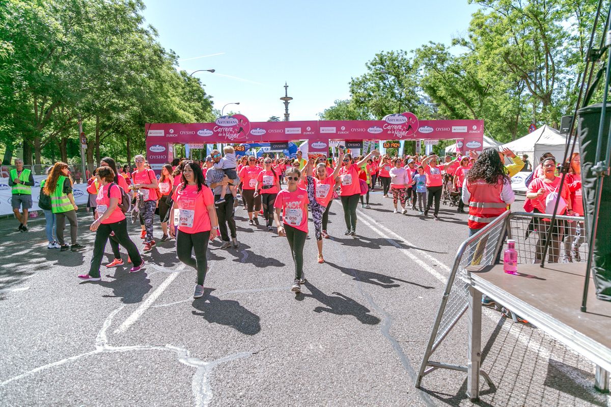 Carrera de la Mujer de Madrid - META, ARCO DERECHO (de 2:17:52 a 2:20:31)