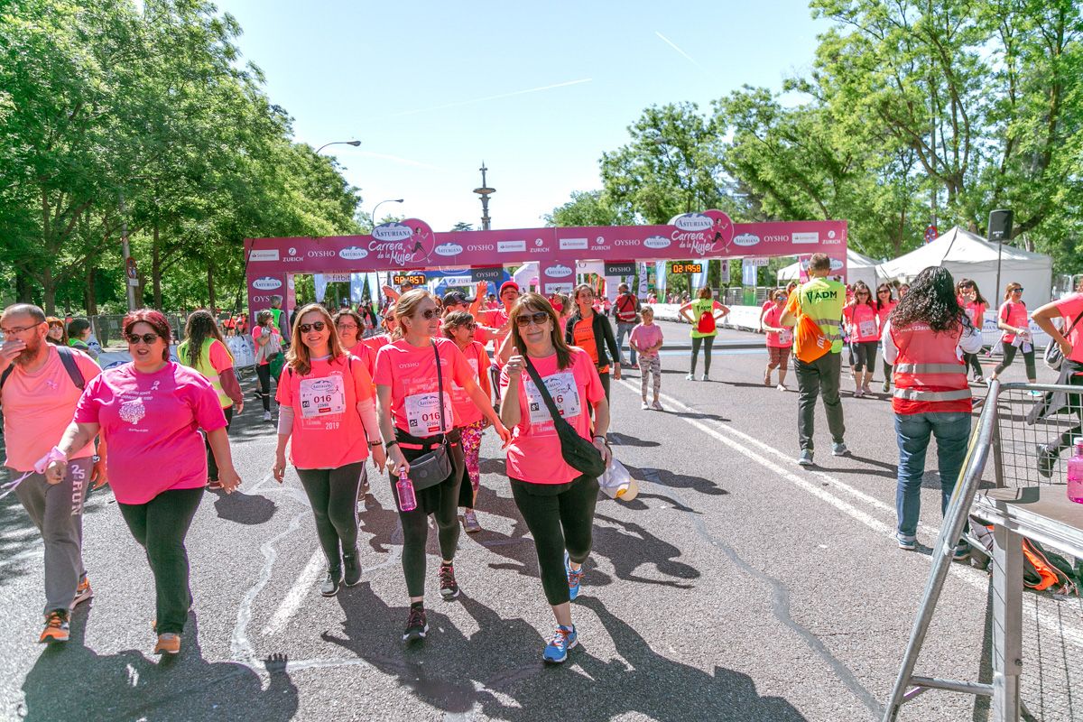 Carrera de la Mujer de Madrid - META, ARCO DERECHO (de 2:17:52 a 2:20:31)