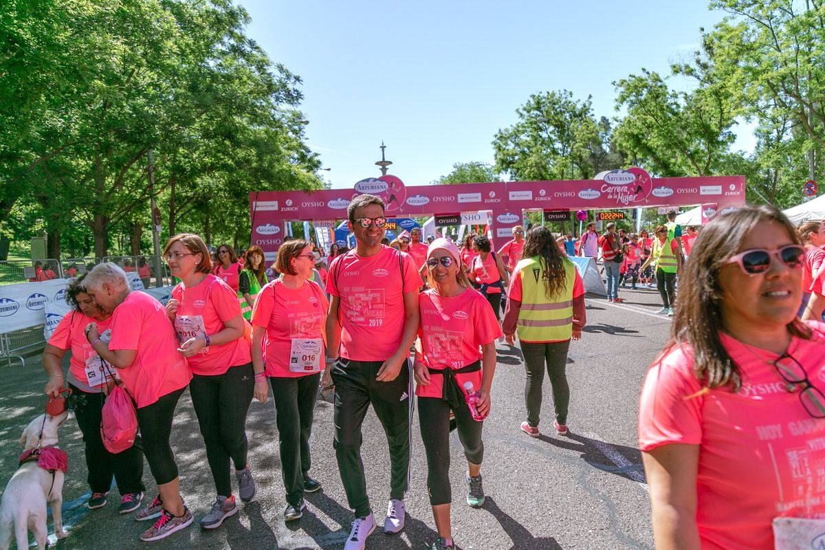 Carrera de la Mujer de Madrid - META, ARCO DERECHO (de 2:20:40 a 2:23:33)